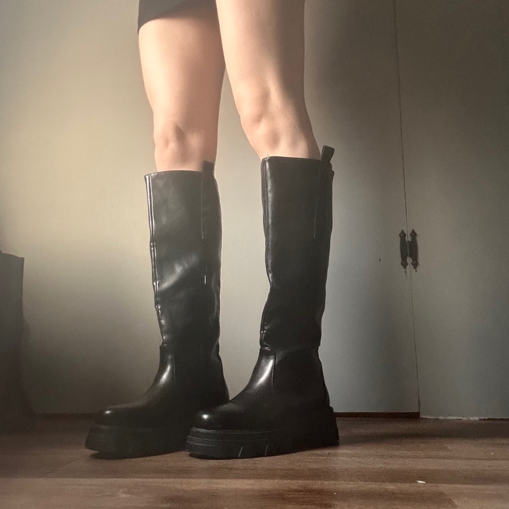 Women's Black Leather Valerie Boots